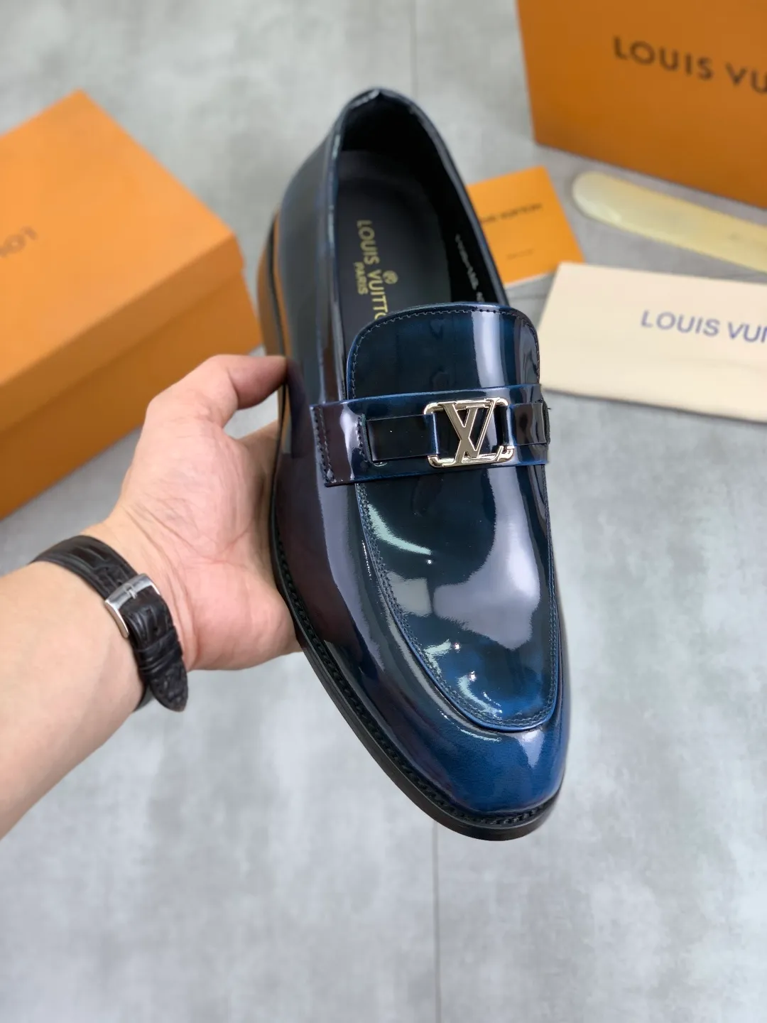 Men's shoes 💰P460💰[New model] Water-dyed cow lining 🆘 LV Louis Vuitton business leather shoes, made of original imported Italian 🇮🇹 calfskin, full cowhide lining, carefully handmade by professional shoemakers, the original version is specially designed for wear-resistant outsole. Standard code: 39-45 5️⃣color🉑️select